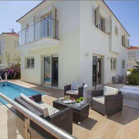 “renting A Holiday With Swimming Pool” 95 Villa Protaras