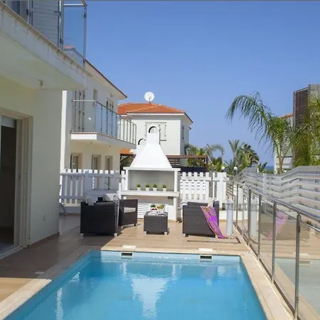 “renting A Holiday With Swimming Pool” 95 Villa