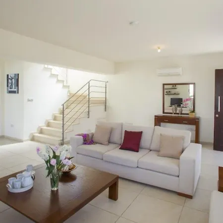 “renting A Holiday With Swimming Pool” 95 Villa Protaras
