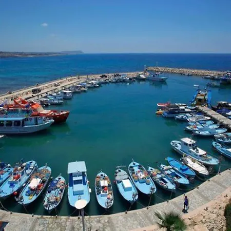 “renting A Holiday With Swimming Pool” 95 *